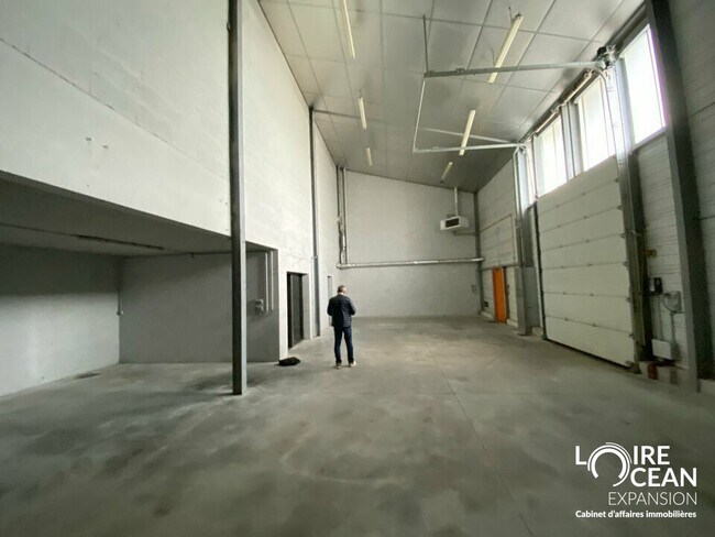 Plus de détails pour Industriel/Logistique à louer