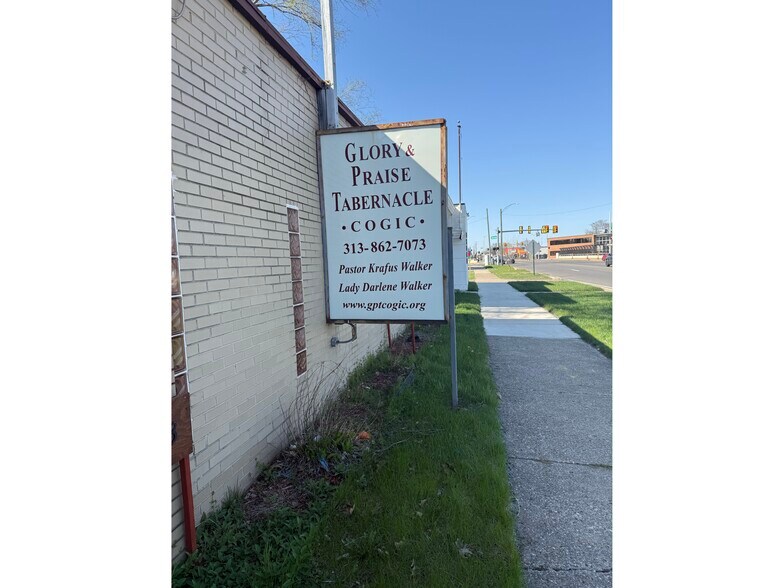 16573 Meyers Rd, Detroit, MI à vendre - Photo de l’immeuble – Image 3 sur 4