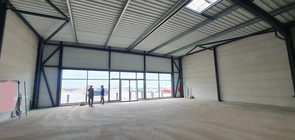 Local commercial dans Montceau-les-Mines à louer - Photo de l’immeuble – Image 1 sur 3