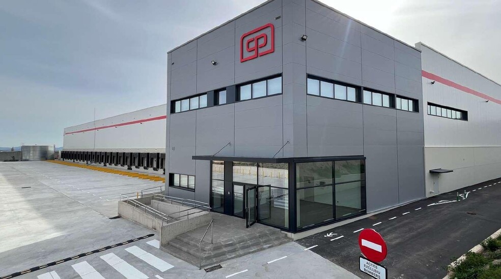 Carrer de Gresol, 21, Esparreguera, Barcelona à louer - Photo de l’immeuble – Image 3 sur 9