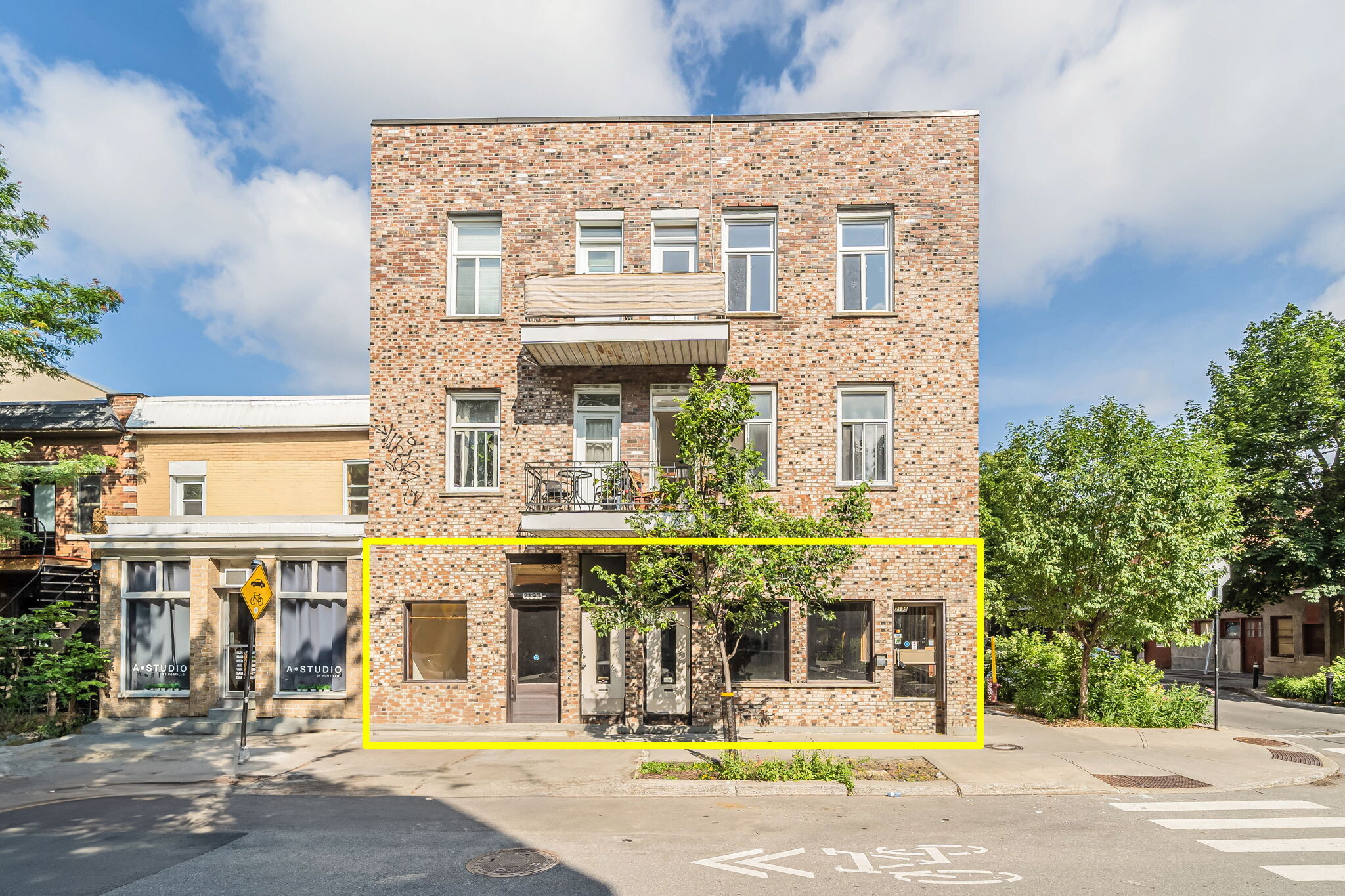 2193-2199 Rue Marie-Anne E E, Montréal, QC à louer Photo de l’immeuble– Image 1 sur 16