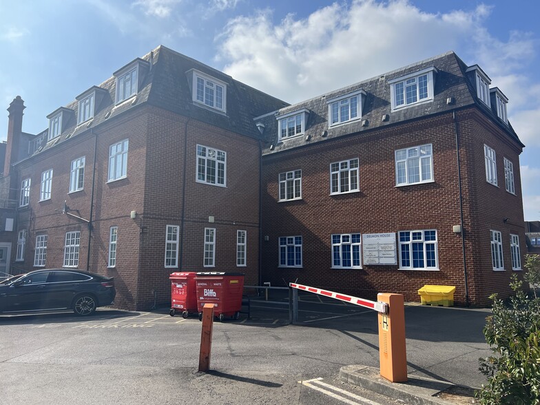 36-38 Church Rd, Burgess Hill à louer - Photo de l’immeuble – Image 3 sur 7
