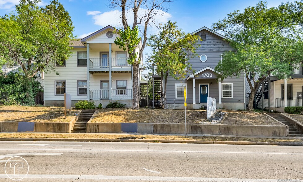 1702 & 1704 W 6th St portefeuille de 2 biens à vendre sur LoopNet.fr - Photo de l’immeuble – Image 1 sur 6