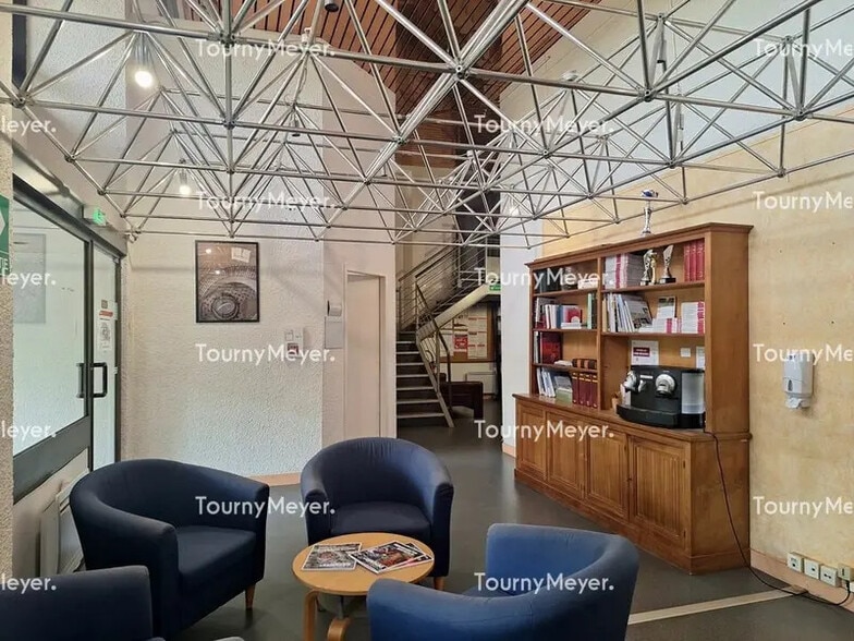 Bureau dans Bordeaux à vendre - Photo de l’immeuble – Image 3 sur 7