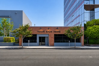 2558 Overland Ave, Los Angeles, CA à louer Photo intérieure– Image 1 sur 12