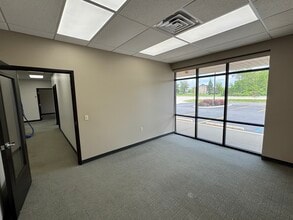 7401 Coldwater Rd, Fort Wayne, IN à louer Photo intérieure– Image 2 sur 5