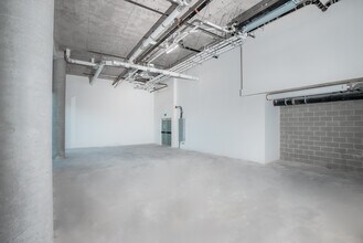 3328 No. 3 Rd, Richmond, BC à louer Photo intérieure– Image 2 sur 4