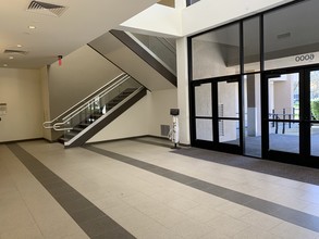6000 State Farm Dr, Rohnert Park, CA à louer Hall d’entrée– Image 2 sur 12