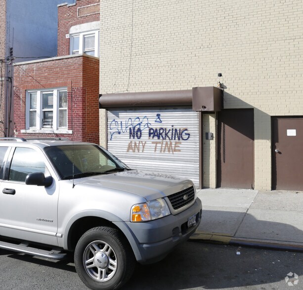 4151 White Plains Rd, Bronx, NY à louer - Photo de l’immeuble – Image 2 sur 6