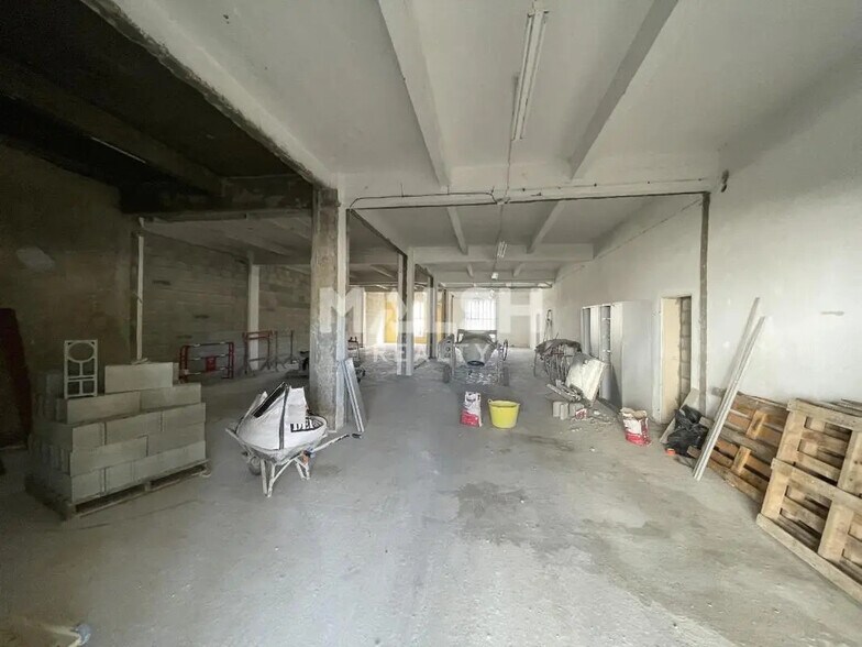 Local d'activités dans Saint-Fons à vendre - Photo de l’immeuble – Image 2 sur 12