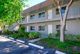 Plus de détails pour 4900 NW 10th Ave, Fort Lauderdale, FL - Logement à vendre