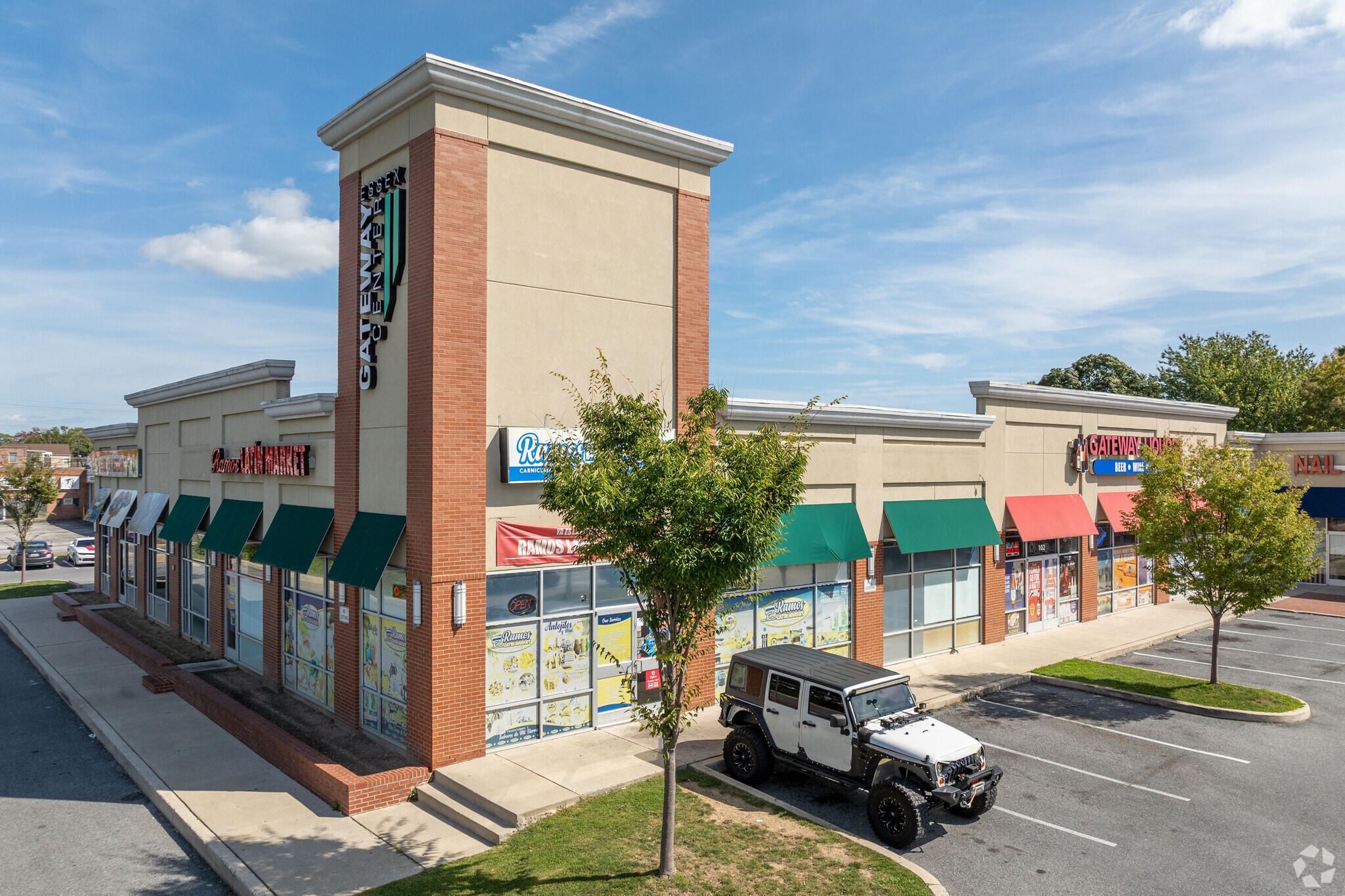 25 Eastern Blvd, Essex, MD à louer Photo principale– Image 1 sur 13