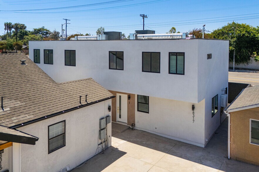8313 Kittyhawk Ave, Los Angeles, CA à vendre - Photo de l’immeuble – Image 2 sur 29