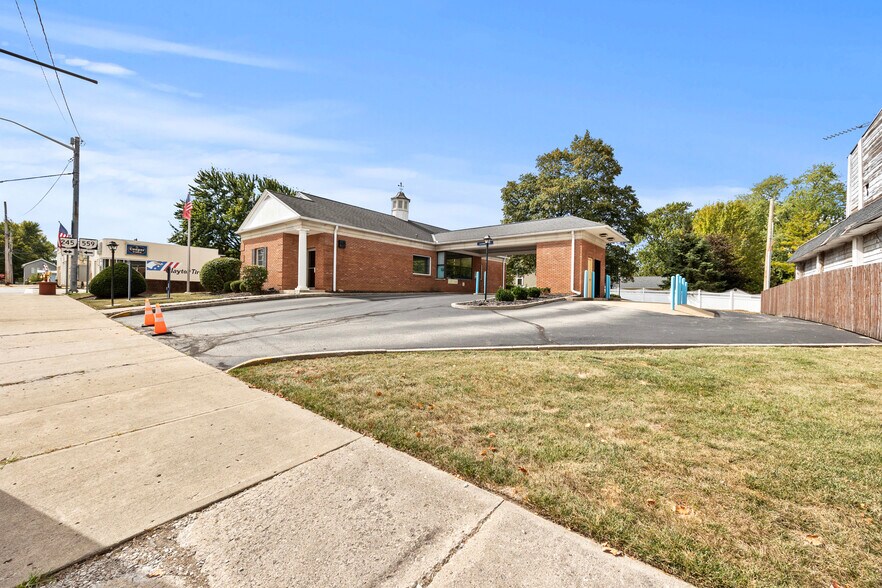 8 W Maple St, North Lewisburg, OH à vendre - Photo de l’immeuble – Image 3 sur 26