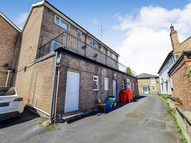 High St, Mildenhall à vendre - Photo de l’immeuble – Image 3 sur 3