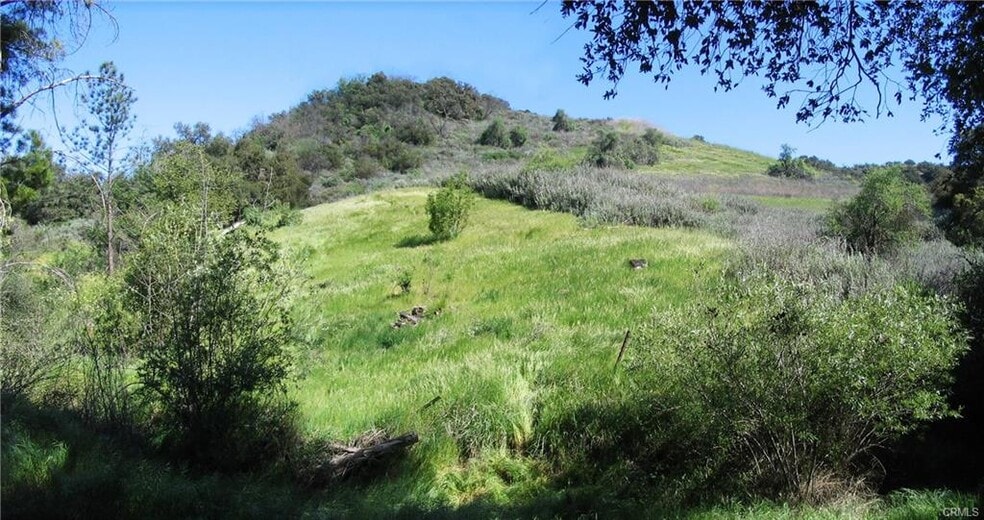 19400 Mulholland Dr, Tarzana, CA à vendre - Photo principale – Image 2 sur 9