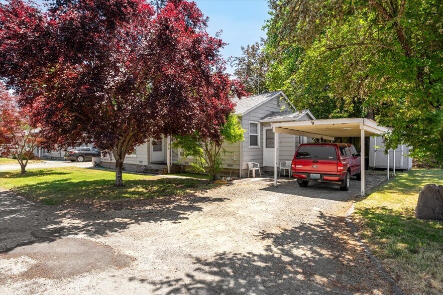 307 Tussey Ln, Grants Pass, OR à vendre - Photo de l’immeuble – Image 3 sur 22