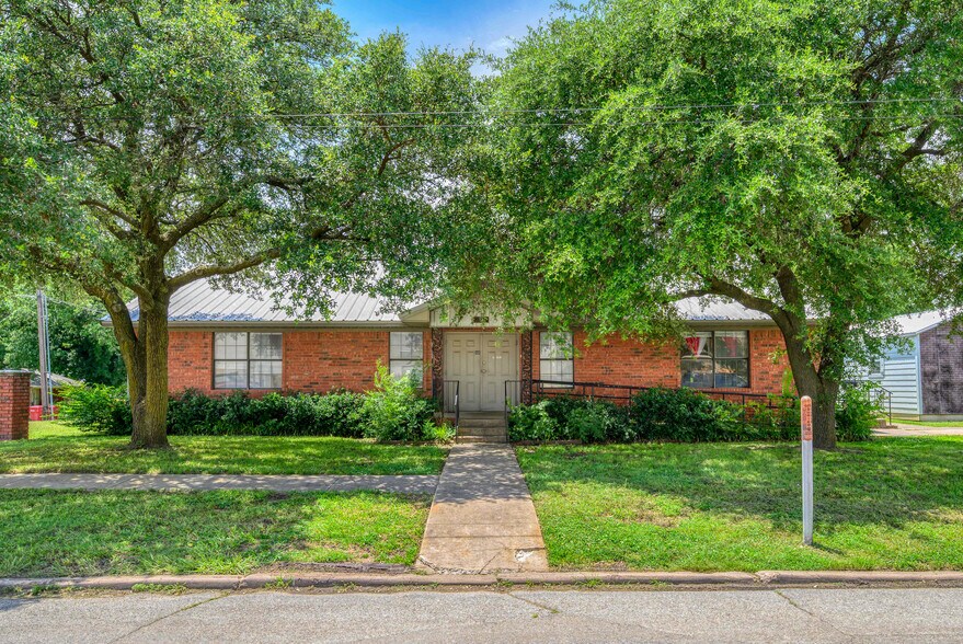 220 S Elm St, Sherman, TX à vendre - Photo de l’immeuble – Image 3 sur 18