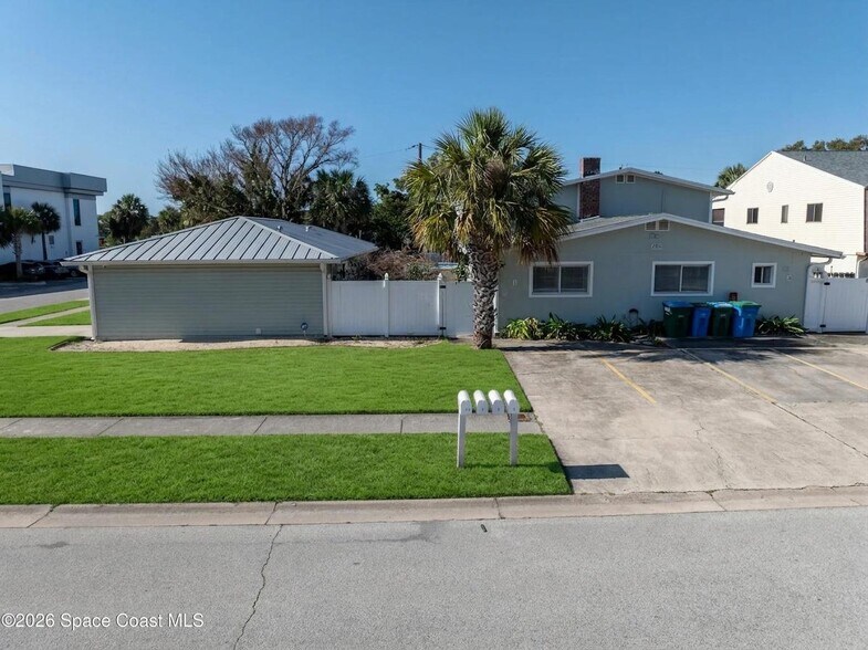 285 Monroe Ave, Cape Canaveral, FL à vendre - Photo de l’immeuble – Image 1 sur 30