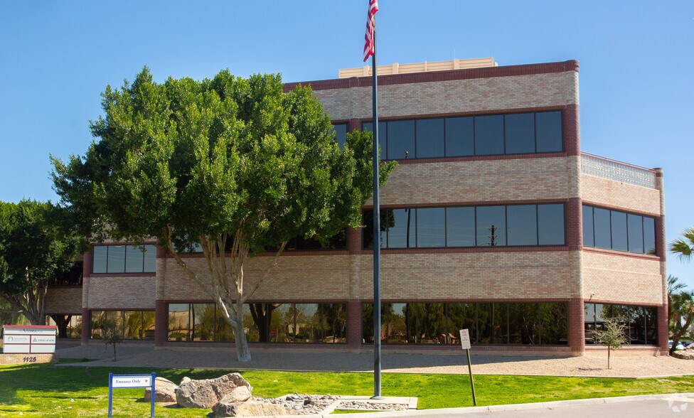 1125 E Southern Ave, Mesa, AZ à louer - Photo de l’immeuble – Image 1 sur 5