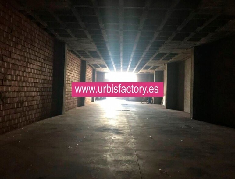 Calzada Toro, Villares de la Reina, Poligono, Los Villares, Jaén à louer - Photo de l’immeuble – Image 3 sur 4