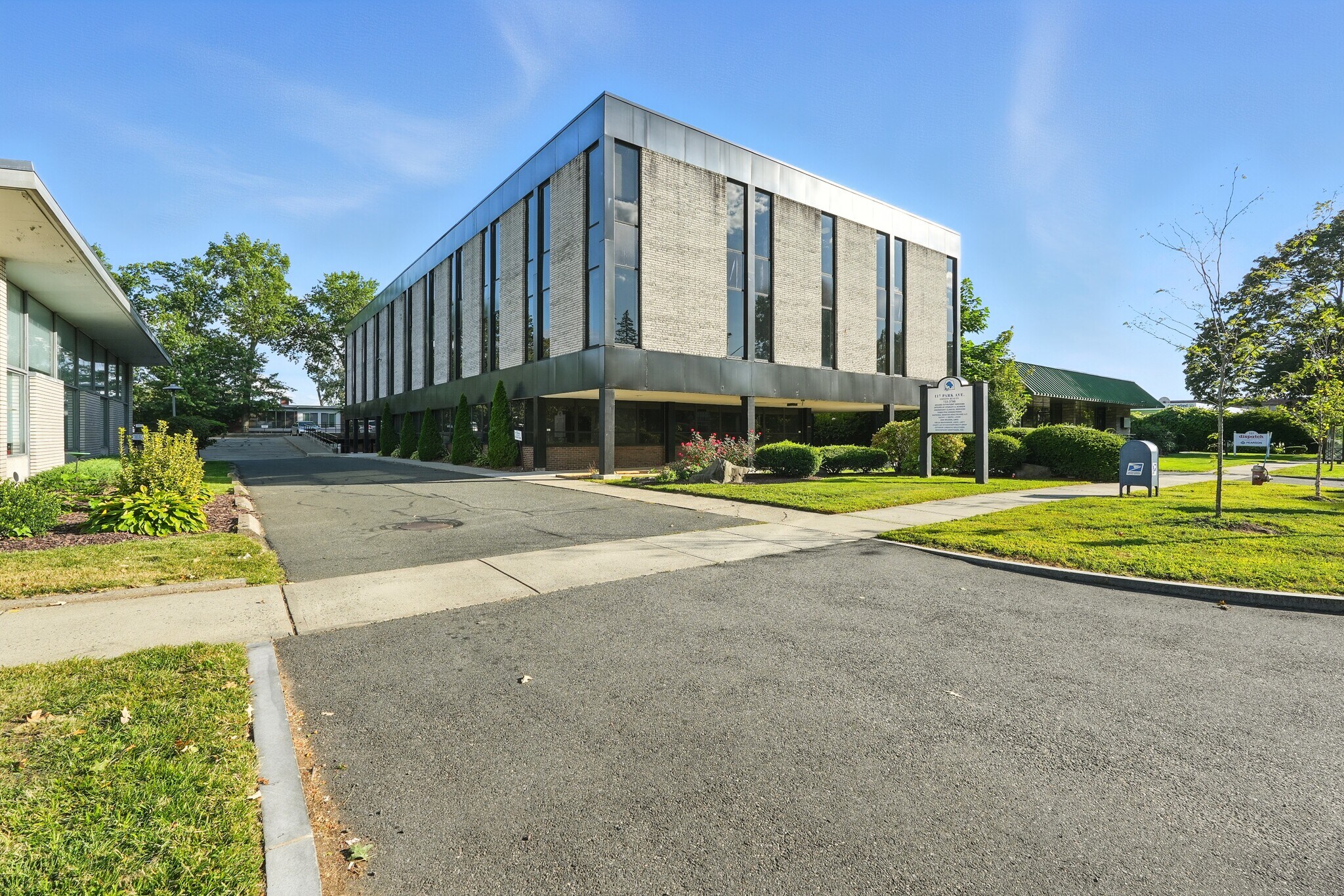 117 Park Ave, West Springfield, MA à louer Photo de l’immeuble– Image 1 sur 31