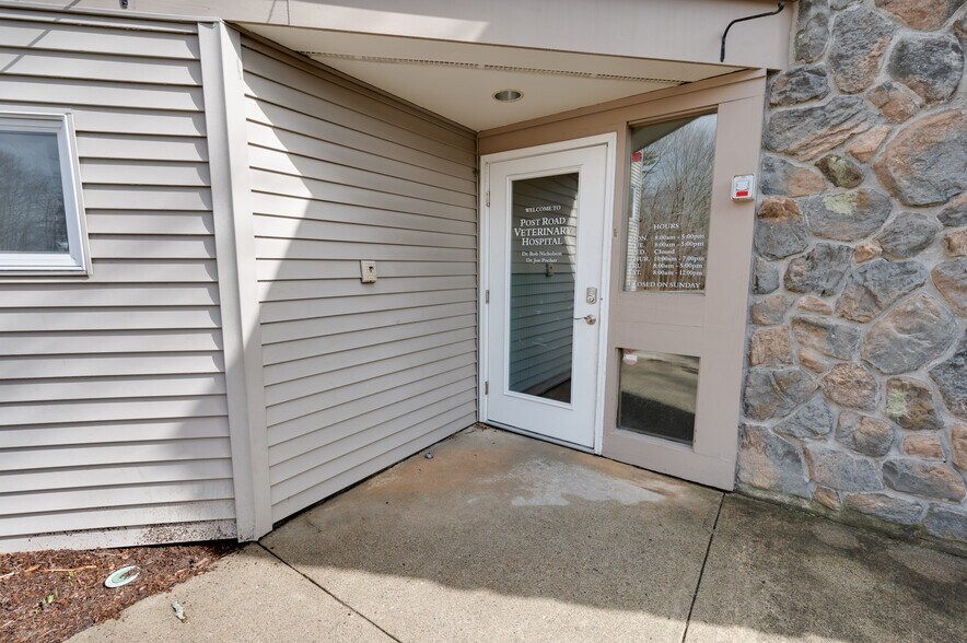 154 Sturbridge Rd, Charlton, MA à vendre - Photo de l’immeuble – Image 2 sur 23