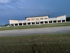 3300 Jimmy Johnson Blvd, Port Arthur, TX à louer Photo de l’immeuble– Image 2 sur 3