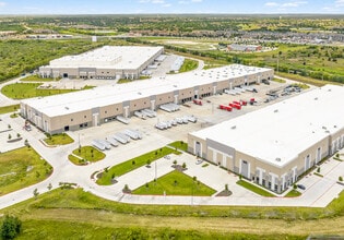 19200 Marketplace Ave, Kyle, TX à louer Photo de l’immeuble– Image 1 sur 12
