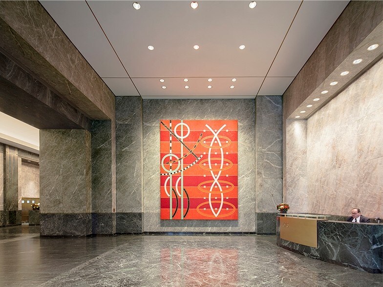 1675 Broadway, New York, NY à louer - Hall d’entrée – Image 2 sur 8
