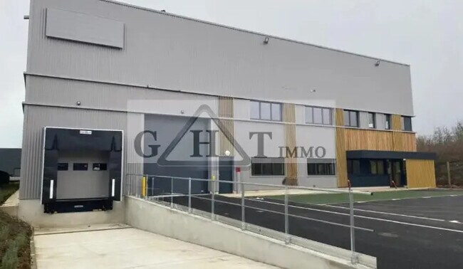 Plus de détails pour Bureau, Industriel/Logistique à louer