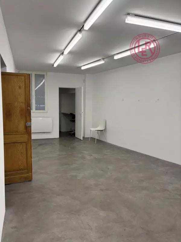 Plus de détails pour Local commercial à louer