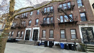 Plus de détails pour 11914 Hillside Ave, Richmond Hill, NY - Logement à vendre