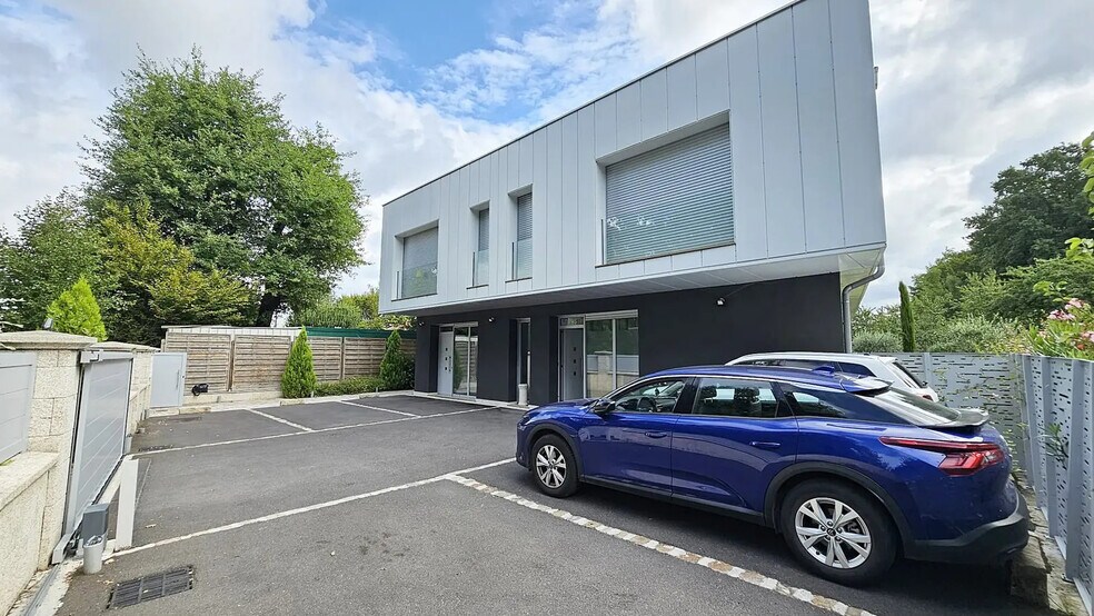 13 Bis Rue De La Louvetiere, Pontault-Combault à louer - Photo de l’immeuble – Image 2 sur 11