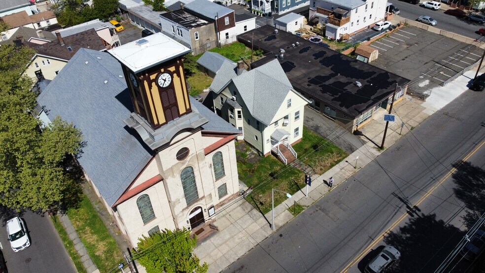 331-341 High St, Perth Amboy, NJ portefeuille de 1 biens à vendre sur LoopNet.fr - Photo de l’immeuble – Image 1 sur 4