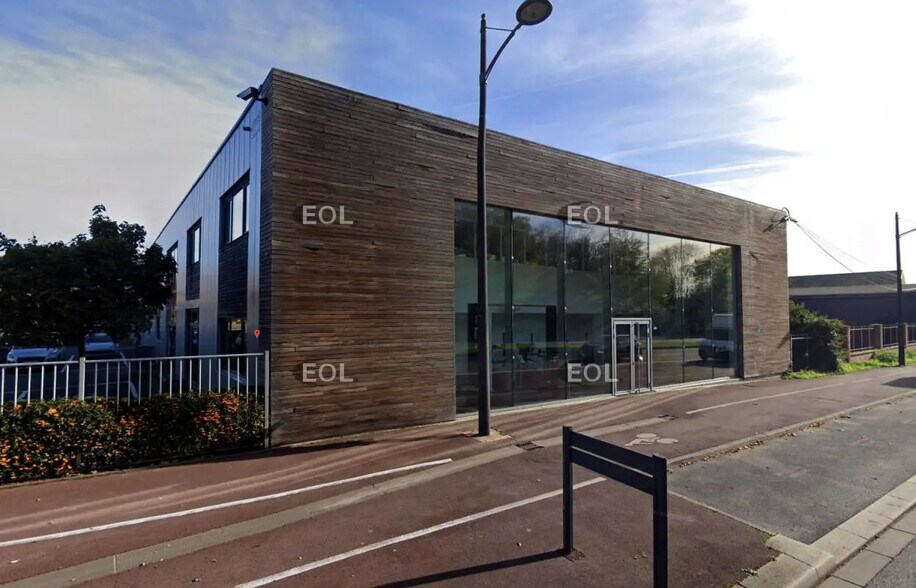 Local d’activités dans Tourcoing à louer - Photo de l’immeuble – Image 1 sur 4
