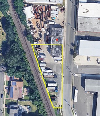 Plus de détails pour 625 N Queens Ave, Lindenhurst, NY - Industriel/Logistique à louer