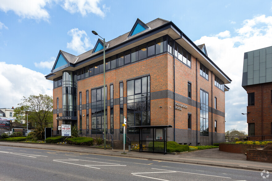 42-48 London Rd, Reigate à louer - Photo de l’immeuble – Image 1 sur 3