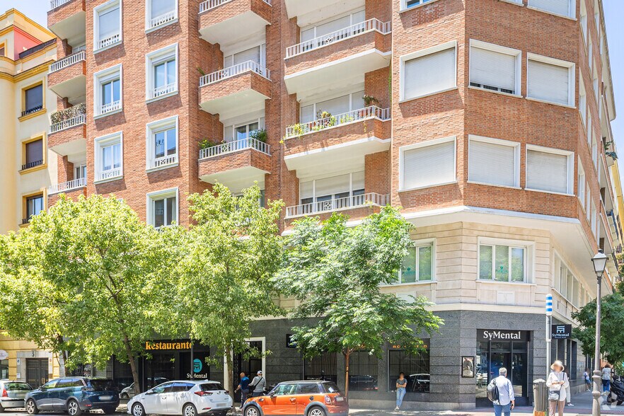 Calle de Francisco de Rojas, 5, Madrid, Madrid à louer - Photo de l’immeuble – Image 2 sur 3
