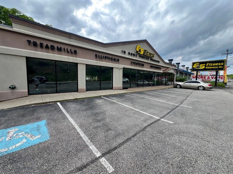 7725 Mcknight Rd, Pittsburgh, PA à vendre - Photo de l’immeuble – Image 1 sur 9