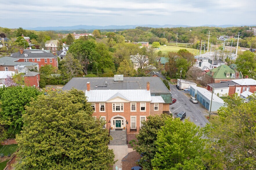 19 S Market St, Staunton, VA à vendre - Photo de l’immeuble – Image 3 sur 46