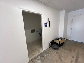 22718-22742 Roscoe Blvd, West Hills, CA à louer Photo intérieure– Image 2 sur 3