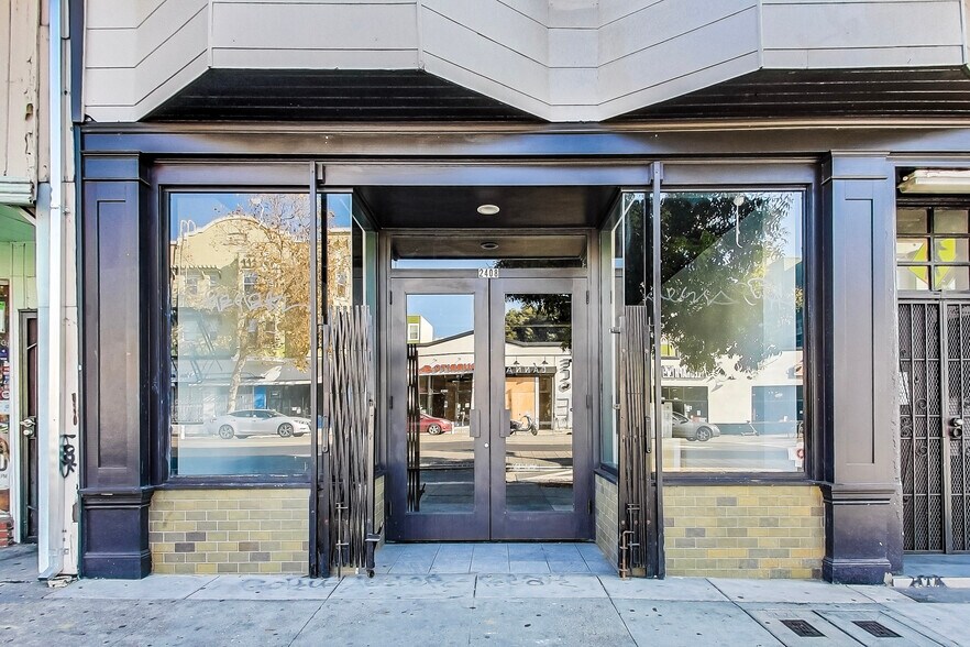 2404 Telegraph Ave, Oakland, CA à louer - Photo de l’immeuble – Image 2 sur 3