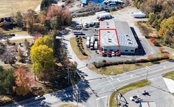 2400 W Clemmonsville Rd, Winston-Salem, NC à louer Aérien– Image 1 sur 2