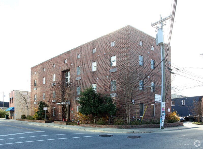 115 N Merritt Mill Rd, Chapel Hill, NC à louer - Photo de l’immeuble – Image 3 sur 4
