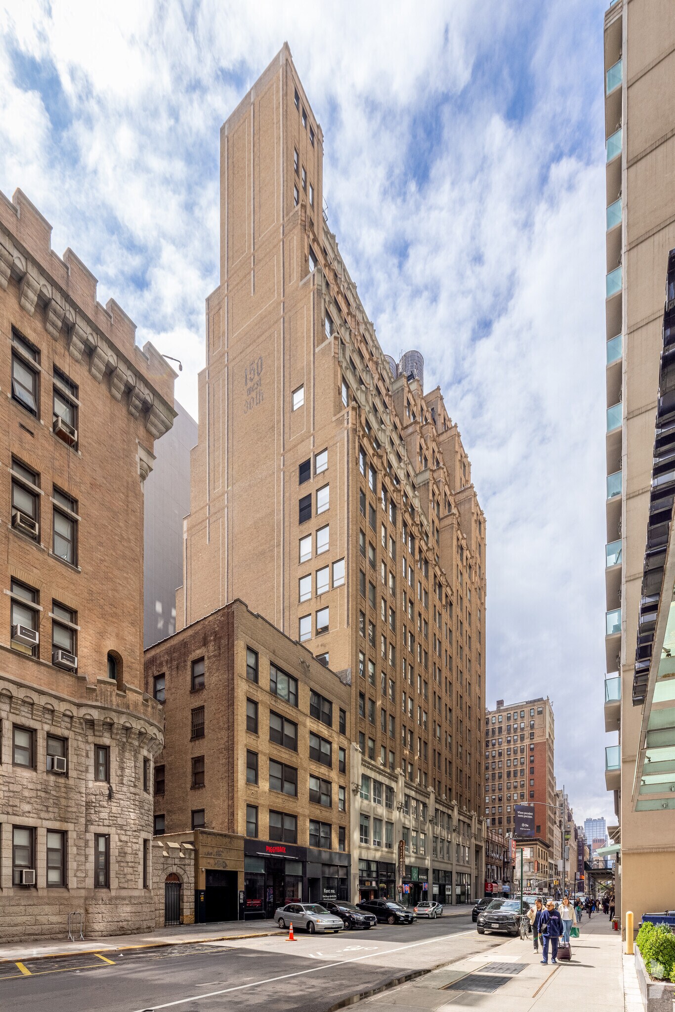 150 W 30th St, New York, NY à louer Photo de l’immeuble– Image 1 sur 19
