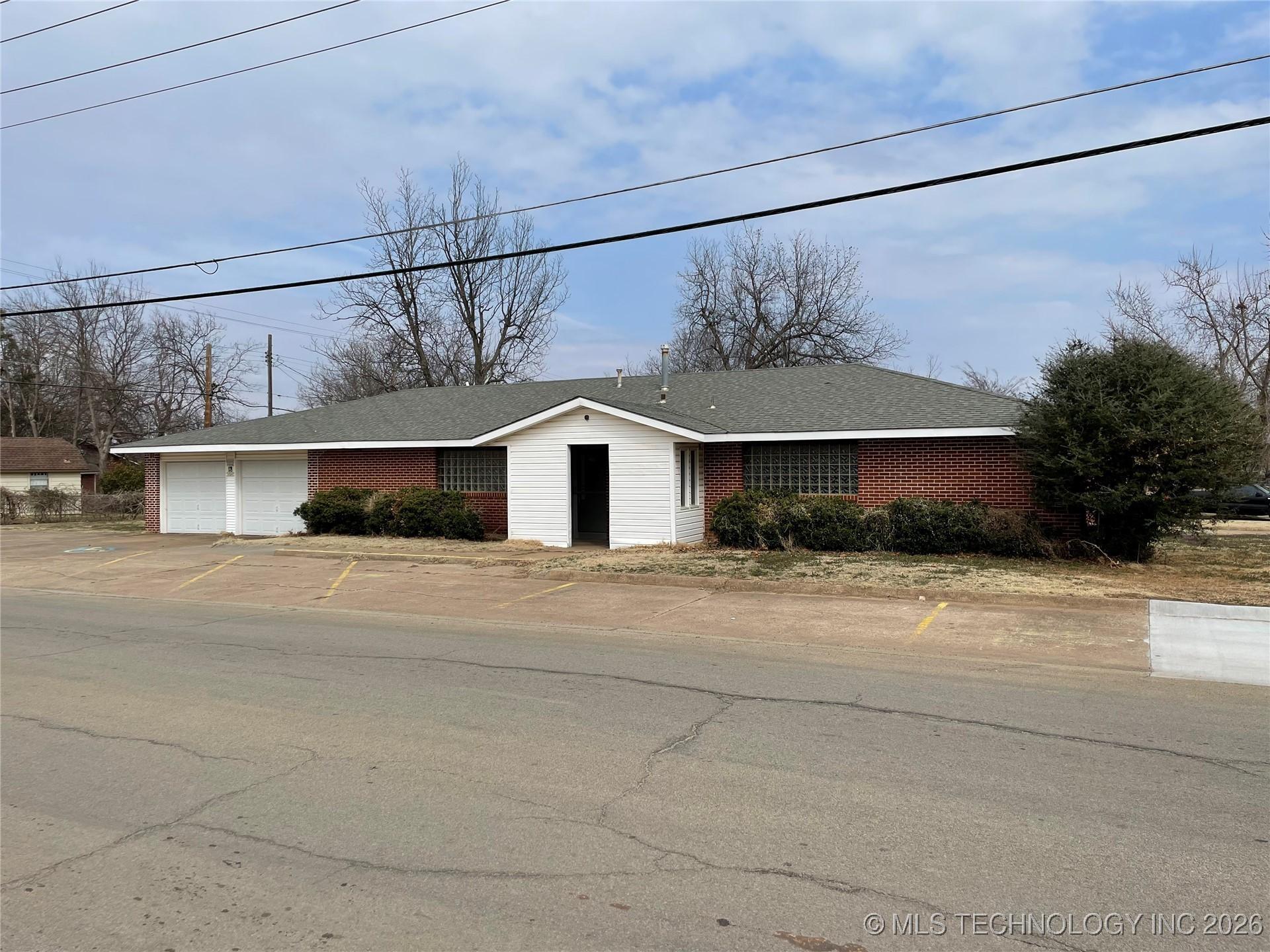 112 S Highland Ave, Cushing, OK à vendre Photo principale– Image 1 sur 3