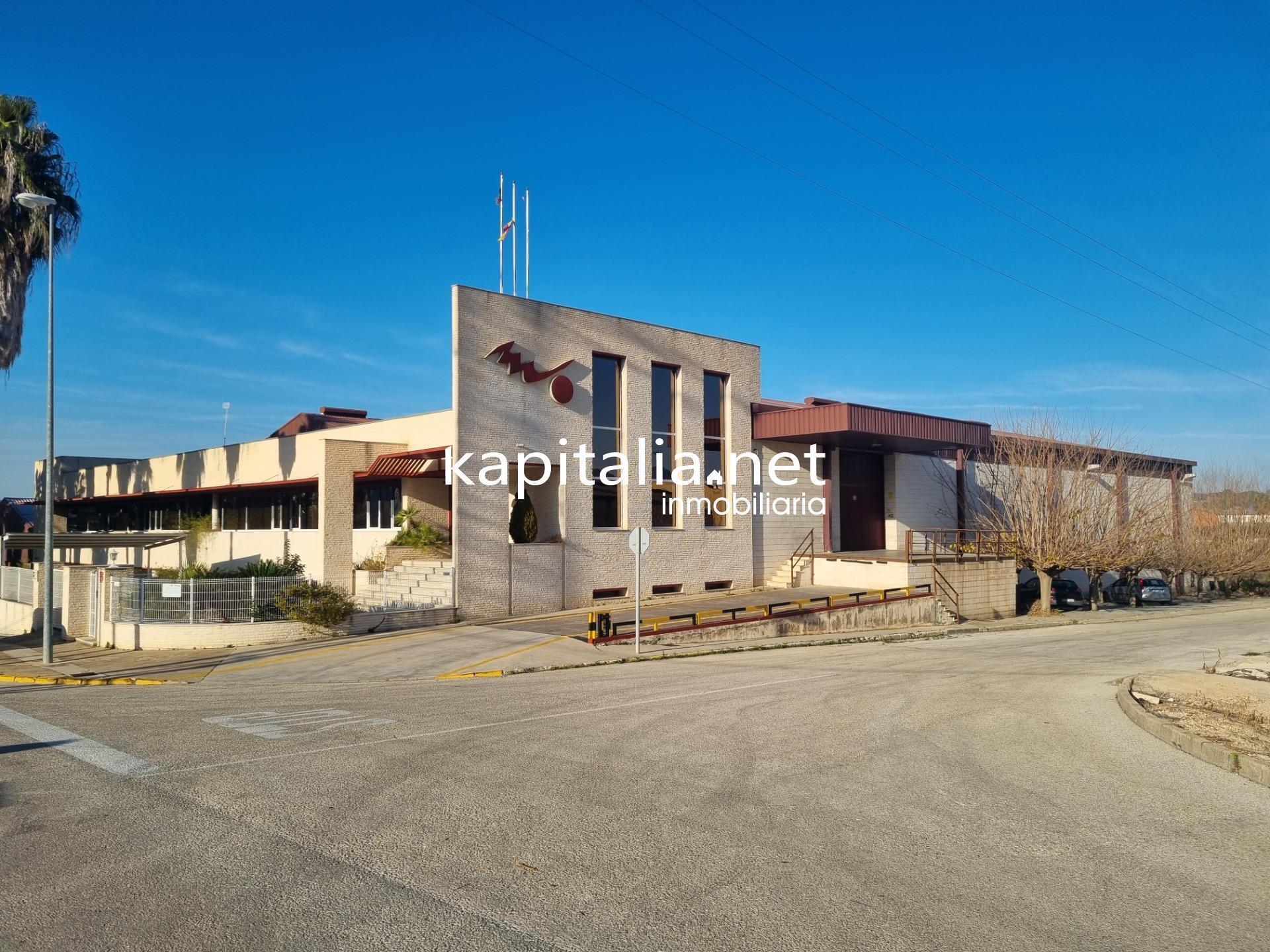 Industriel/Logistique dans Ontinyent, Valencia à vendre Photo de l’immeuble– Image 1 sur 8