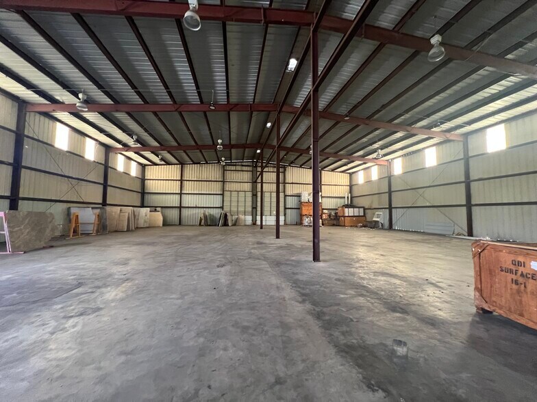 5809-5817 Centralcrest St, Houston, TX à louer - Photo de l’immeuble – Image 2 sur 6