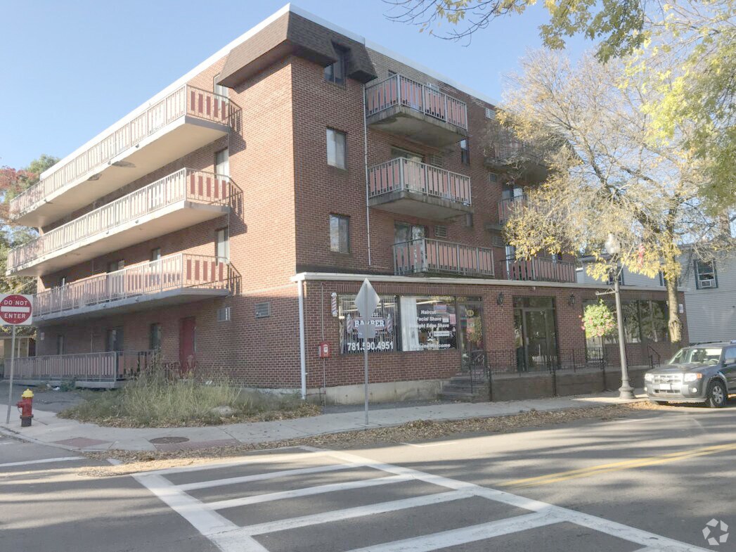 26 W Wyoming Ave, Melrose, MA à vendre Photo principale– Image 1 sur 2